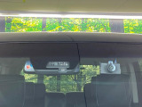 【三菱e-Assist】走行中に前方の車両等を認識し、衝突しそうな時は警報とブレーキで衝突回避と被害軽減をアシスト。より安全にドライブをお楽しみいただけます。