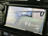 画面でテレビ番組などの映像を確認でき、停車中の待ち時間を過ごす際にも活用できます。ナビ画面と共用するモニターで、映像を楽しみたい場面に便利な装備です。
