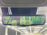 【デジタルインナーミラー】後席の大きな荷物や同乗者で後方が確認しづらい時でも安心!カメラが撮影した車両後方の映像をルームミラー内に表示。クリアな視界で状況の確認が可能です!