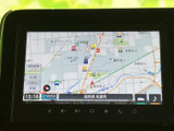 周辺の道路や施設を画面上で確認でき、目的地までのルート確認にも便利です。現在地を把握しやすく、初めて訪れる場所へのお出かけでも役立つナビ画面です。