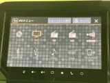 テレビやラジオ、ディスク、Bluetoothなどの選択項目が一覧で表示されます。使いたい音源を画面から選びやすく、日々の移動に合わせて音楽や情報を楽しめます。
