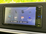 ラジオやBluetooth AUDIOなど、画面上で音源を選べるオーディオを装備。表示が見やすく、乗車中の気分やシーンに合わせて音楽やラジオを楽しめる便利な仕様です。
