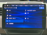 AM・FMやBluetooth Audio、テレビなど、選べる音源が画面に並びます。使いたい項目を確認しながら切り替えられ、好みや利用シーンに合わせて車内の時間を楽しめます。