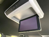 【フリップダウンモニター】家族や友人とお出かけする機会が多い方に大人気のフリップダウンモニター!大画面モニターで車内はエンタメ空間!退屈しがちな長距離ドライブも楽しい時間に変わります!