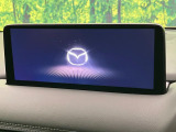 【メーカー純正ナビ】インテリアに溶け込むスタイリッシュな「専用設計」メーカーナビを装備♪視認性や操作性など基本性能にも優れ、より上質なカーライフをお楽しみいただけます。