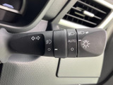 テレビの映像を画面で楽しめる装備です。停車中の待ち時間にも番組を視聴でき、車内で過ごすひとときに便利。画面表示で視聴状態も確認しやすく、日常で活用できます。