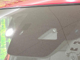 【スマートブレーキサポート】走行中に前方の車両等を認識し、衝突しそうな時は警報とブレーキで衝突回避と被害軽減をアシスト。より安全にドライブをお楽しみいただけます。