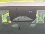 【ホンダセンシング】走行中に前方の車両等を認識し、衝突しそうな時は警報とブレーキで衝突回避と被害軽減をアシスト。より安全にドライブをお楽しみいただけます。