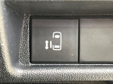 【パワースライドドア】スマートキーや運転席のスイッチでスライドドアの開閉が可能♪電動だから力を入れてドアを開ける必要が無く、小さいお子様でも、重い荷物を持っている時もラクに開け閉めできます♪