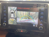 【パノラミックビューモニター】専用のカメラにより、上から見下ろしたような視点で360度クルマの周囲を確認することができます☆死角部分も確認しやすく、狭い場所での切り返しや駐車もスムーズに行えます。