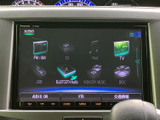 FM・AMをはじめ、USBやBluetooth Audioなど複数の音源が画面に並び、用途に合わせて選べます。項目がアイコンで表示され、使いたい音源を探しやすい構成です。