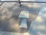 【スマートブレーキサポート】走行中に前方の車両等を認識し、衝突しそうな時は警報とブレーキで衝突回避と被害軽減をアシスト。より安全にドライブをお楽しみいただけます。