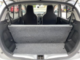 普段のお買い物や通勤、送迎等に十分な荷室スペースを確保しております。セカンドシートを倒すと、大きな荷物の積載も可能です♪