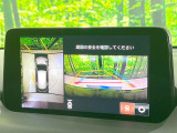 【360&deg;ビューモニター】専用のカメラにより、上から見下ろしたような視点で360度クルマの周囲を確認することができます☆死角部分も確認しやすく、狭い場所での切り返しや駐車もスムーズに行えます。