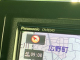 ナビゲーションとオーディオの画面を一体で確認でき、地図や音源選択など必要な情報へアクセスしやすい構成です。日々の移動を便利にサポートします。