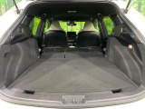 後席を格納すると、これだけの広さが!シーンに合わせたシートアレンジで、大きな荷物も積むことが出来ます♪
