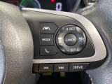【レーダークルーズコントロール】高速道路での長距離走行が楽に!!自動で速度を保つクルーズコントロールが、衝突軽減システムと連携し、前方の車両を感知して車間を保つように速度調節してくれます!!