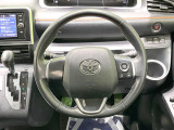 【純正革巻きステアリング】上質な革を使用することで、手にしっかり馴染みとても運転しやすいハンドルです♪