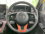 【純正革巻きステアリング】上質な革を使用することで、手にしっかり馴染みとても運転しやすいハンドルです♪