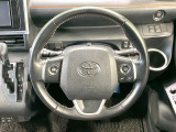 【純正革巻きステアリング】上質な革を使用することで、手にしっかり馴染みとても運転しやすいハンドルです♪