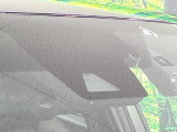 【トヨタセーフティセンス】走行中に前方の車両等を認識し、衝突しそうな時は警報とブレーキで衝突回避と被害軽減をアシスト。より安全にドライブをお楽しみいただけます。