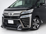 ★展示前点検実施★特殊な機材も用いて、前車点検を実施しております!