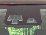 【エマージェンシーブレーキ】フロントカメラで前方の車両や歩行者を検知。衝突しそうな時は衝突被害軽減ブレーキが作動、衝突回避をサポート。より安全にドライブをお楽しみいただけます。