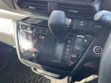 【 オートエアコン 】車内温度を感知して自動で温度調整をしてくれるのでいつでも快適な車内空間を創り上げます!//