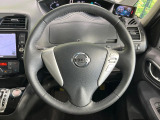 【純正革巻きステアリング】上質な革を使用することで、手にしっかり馴染みとても運転しやすいハンドルです♪
