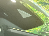 【スマートシティブレーキサポート】低速走行中に前方の車両等を認識し、衝突しそうな時は警報とブレーキで衝突回避と被害軽減をアシスト。より安全にドライブをお楽しみいただけます。