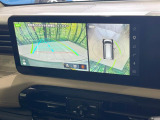 【マルチアラウンドモニター】専用のカメラにより、上から見下ろしたような視点で360度クルマの周囲を確認することができます☆死角部分も確認しやすく、狭い場所での切り返しや駐車もスムーズに行えます。