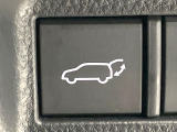 【パワーバックドア】スマートキーや運転席のボタンを押すだけでリアゲートが自動で開閉します!荷物を持っている時や、高い位置にあるバックドアを閉める際に便利な機能です♪