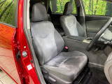運転席シート廻りは使用感も少なく、良好な状態となっています。前オーナー様が丁寧に使っていたことがよくわかりますね。
