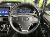【純正革巻きステアリング】上質な革を使用することで、手にしっかり馴染みとても運転しやすいハンドルです♪