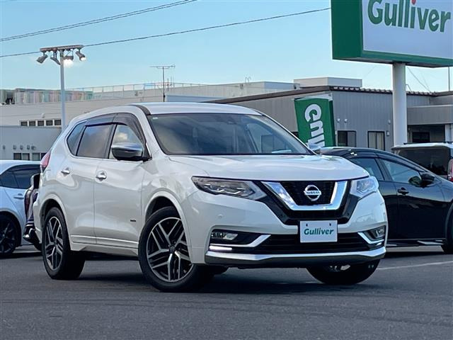 エクストレイル 2.0 モード・プレミア ハイブリッド 4WD 本革シート