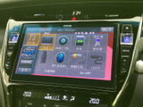 音楽やラジオ、テレビなどのソースを画面から選べるメニュー構成です。利用したい音源へアクセスしやすく、通勤や買い物など日常の移動中に車内の時間を快適に過ごせます。