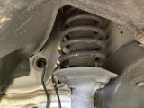 お車を安心してお乗りいただく為には、足回りの定期点検が欠かせません。サービスサポート(有償保証)では無料点検もご提供しており、安心のカーライフをお過ごしいただけるサポート体制が整っています。