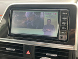 テレビ映像を表示できる画面を備えており、停車中の休憩時間などに映像を視聴できます。画面操作でオーディオ項目を選べるため、使いたい機能を確認しやすい設計です。