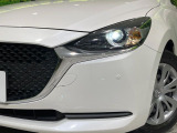 【LEDヘッドライト】悪天候や夜間走行時も良好な視界を確保し安心して運転できる高輝度LEDヘッドライトを装備!点灯速度が早く、消費電力も抑えられています。