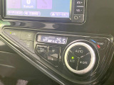 【オートエアコン】一度お好みの温度に設定すれば、車内の温度を検知し風量や温度を自動で調整。暑い&hellip;寒い&hellip;と何度もスイッチ操作をする必要はありません。快適な車内空間には必須の機能ですね♪