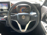 【純正革巻きステアリング】上質な革を使用することで、手にしっかり馴染みとても運転しやすいハンドルです♪