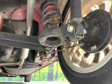 お車を安心してお乗りいただく為には、足回りの定期点検が欠かせません。サービスサポート(有償保証)では無料点検もご提供しており、安心のカーライフをお過ごしいただけるサポート体制が整っています。