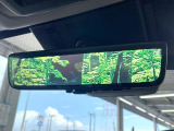 【デジタルインナーミラー】後席の大きな荷物や同乗者で後方が確認しづらい時でも安心!カメラが撮影した車両後方の映像をルームミラー内に表示。クリアな視界で状況の確認が可能です!