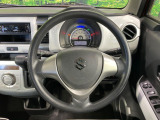 インテリアに合わせたデザインのステアリングは、運転される方のことも考え、運転しやすい形状、大きさです。是非一度、実際に触ってお確かめください。