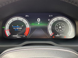 速度や燃料などの情報をメーター内で確認でき、運転に必要な表示をひと目で把握しやすい設計です。各種情報が整理されており、走行中も確認しやすいのが魅力です。