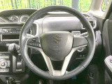 【純正革巻きステアリング】上質な革を使用することで、手にしっかり馴染みとても運転しやすいハンドルです♪