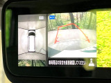 【マルチアラウンドモニター】専用のカメラにより、上から見下ろしたような視点で360度クルマの周囲を確認することができます☆死角部分も確認しやすく、狭い場所での切り返しや駐車もスムーズに行えます。