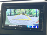 【バックカメラ】駐車時に後方がリアルタイム映像で確認できます。大型商業施設や立体駐車場での駐車時や、夜間のバック時に大活躍!運転スキルに関わらず、今や必須となった装備のひとつです!