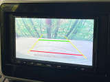 【バックカメラ】駐車時に後方がリアルタイム映像で確認できます。大型商業施設や立体駐車場での駐車時や、夜間のバック時に大活躍!運転スキルに関わらず、今や必須となった装備のひとつです!