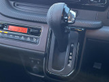【 シフト 】スムーズなシフトチェンジで快適にお車を操縦していただけます!//